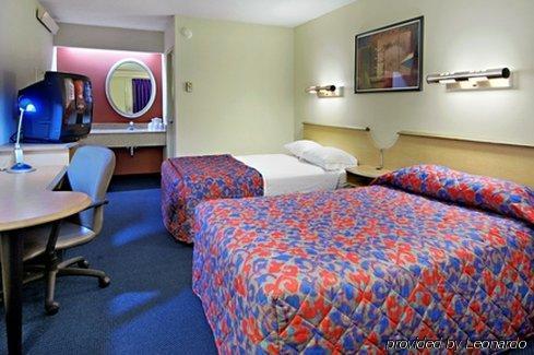 Red Roof Inn Enfield Room photo